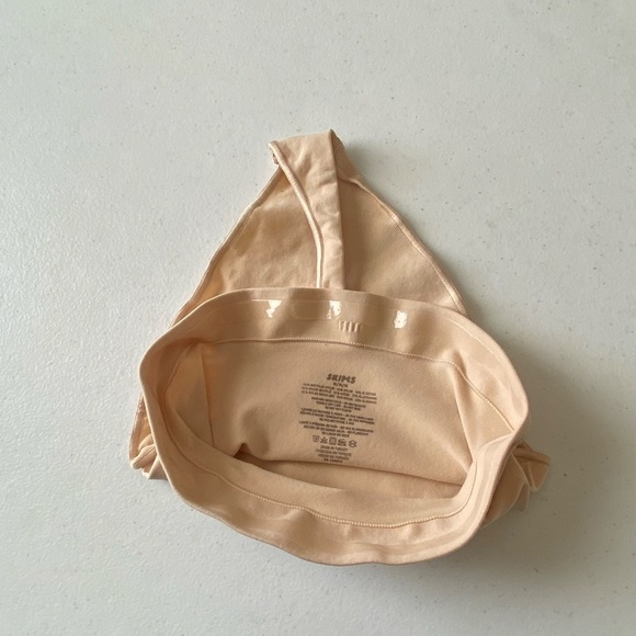 NEW Skims Seamless Sculpt Mid Waist‎ Thong Sand Size M - Picture 9 of 10